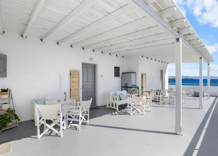 Seample Chrisi Akti (Paros)