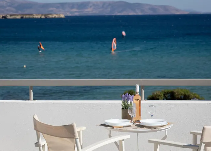 Seample Chrisi Akti (Paros)